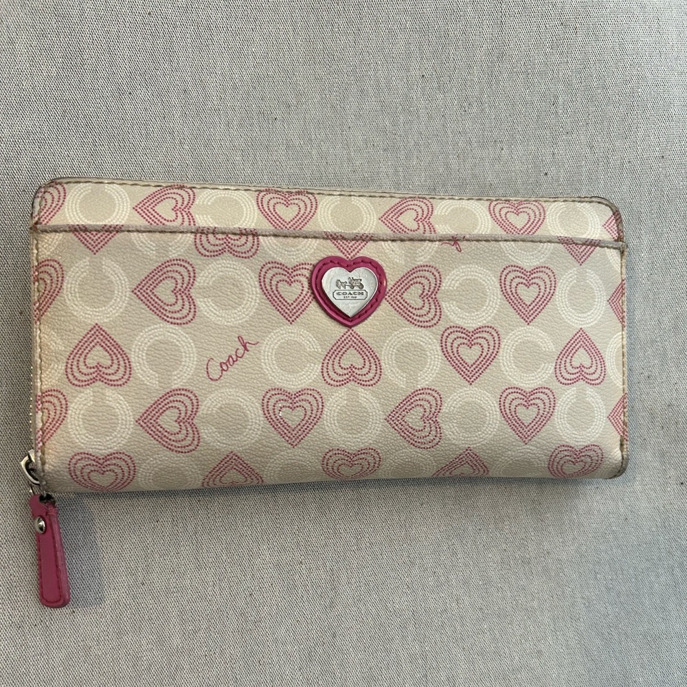Vintage 2000s Coach Pink Heart Pattern Wallet Zip Case in Cream & Pink